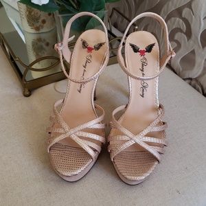 Classy rose gold sandal strappy heel